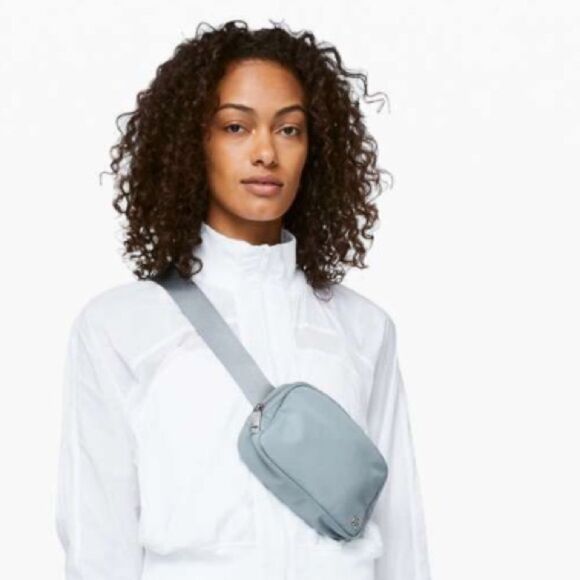 Lululemon Everywhere Belt Bag 1L in Chambray (Light Gray/Silver) W9CEYS EUC - Picture 1 of 12